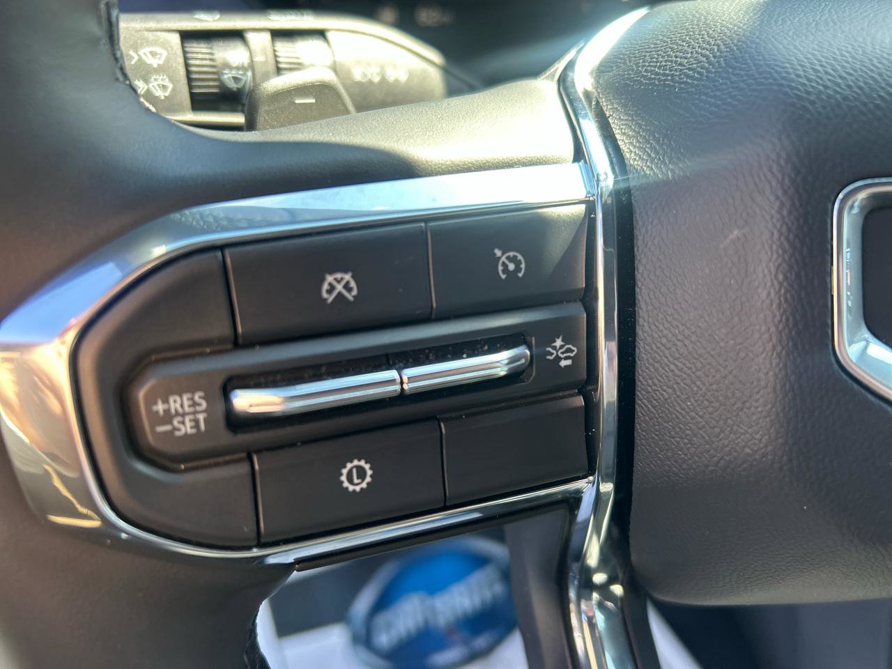 Used 2025 GMC Acadia Elevation w/ Elevation Premium Package image 15
