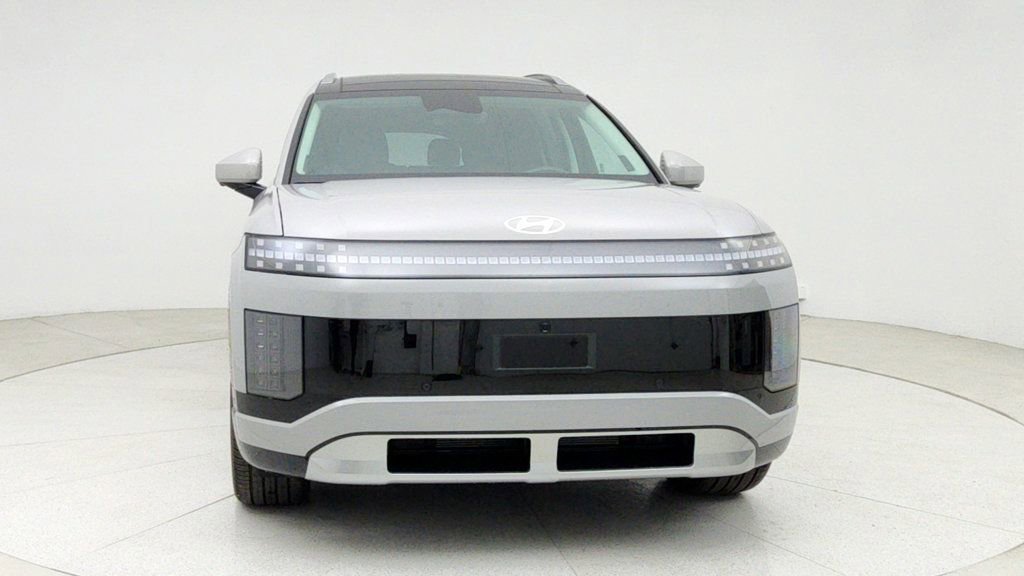 Used 2026 Hyundai Ioniq 9 Limited image 2