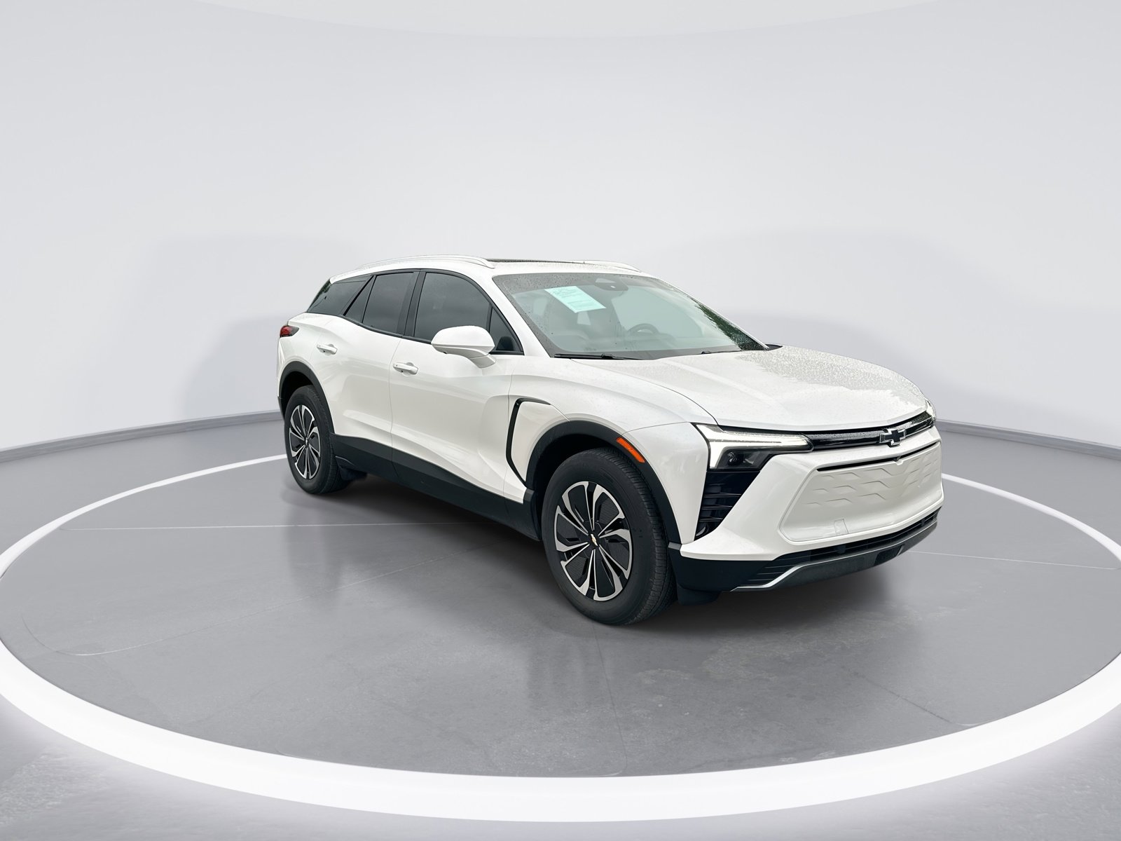 Used 2024 Chevrolet Blazer EV LT AWD/4WD image 2