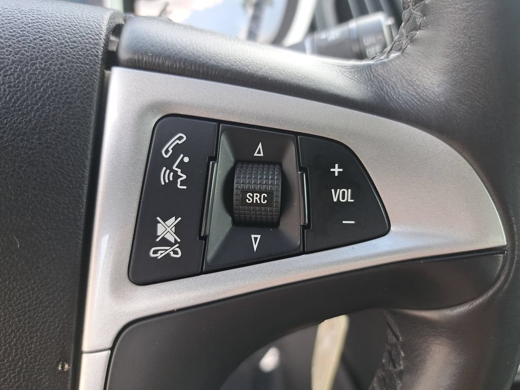 Used 2017 Chevrolet Equinox Premier w/ Enhanced Convenience Package FWD image 18