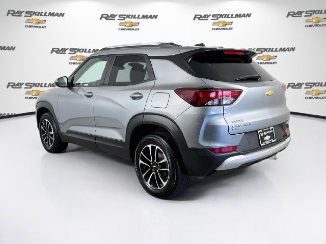 Used 2025 Chevrolet TrailBlazer LT AWD/4WD image 5