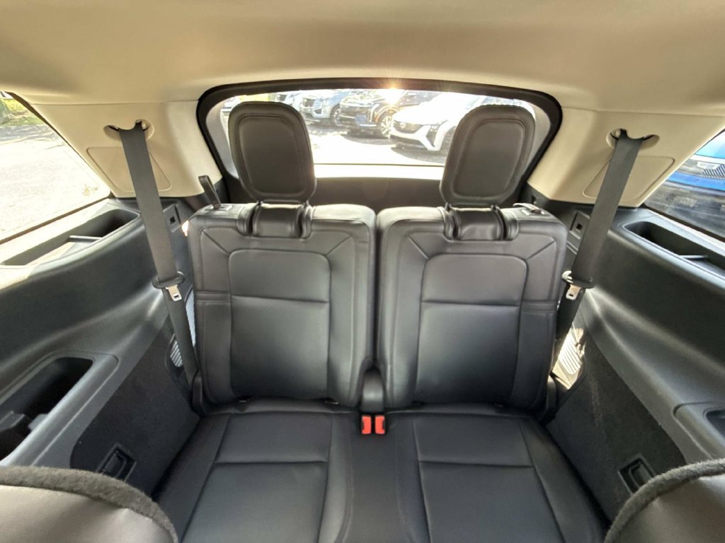 Used 2023 Lincoln Aviator Reserve w/ Equipment Group 201A RWD image 18