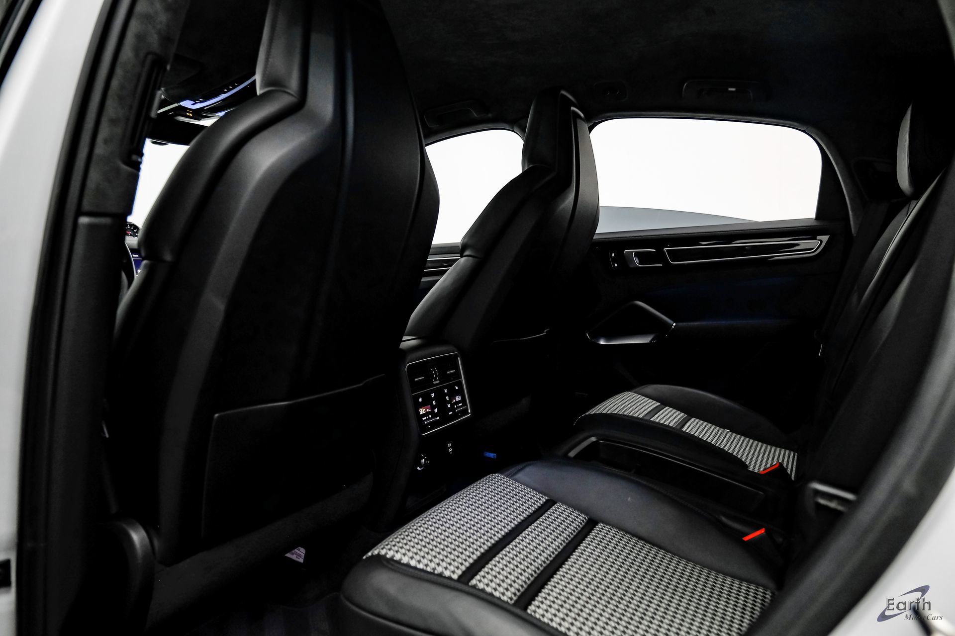 Used 2022 Porsche Cayenne Turbo image 85