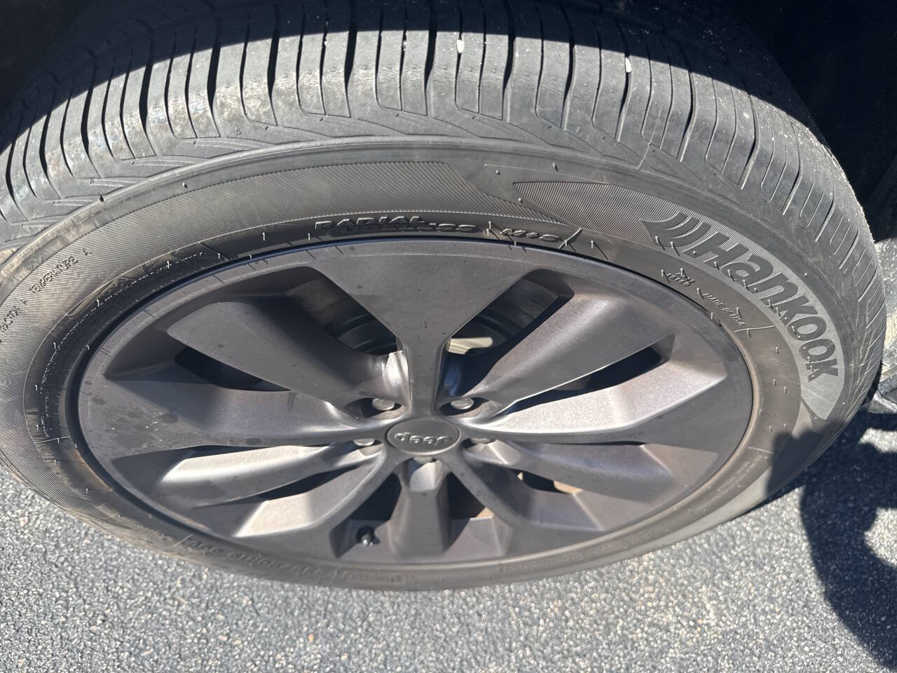 Used 2019 Jeep Cherokee High Altitude AWD/4WD image 6