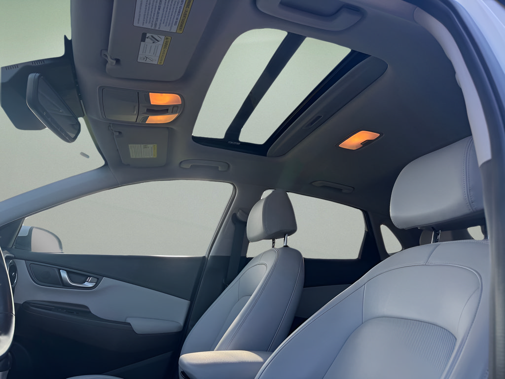 Used 2023 Hyundai Kona Limited AWD/4WD image 19