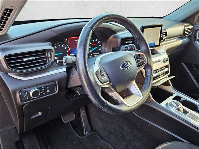 Used 2022 Ford Explorer XLT image 10
