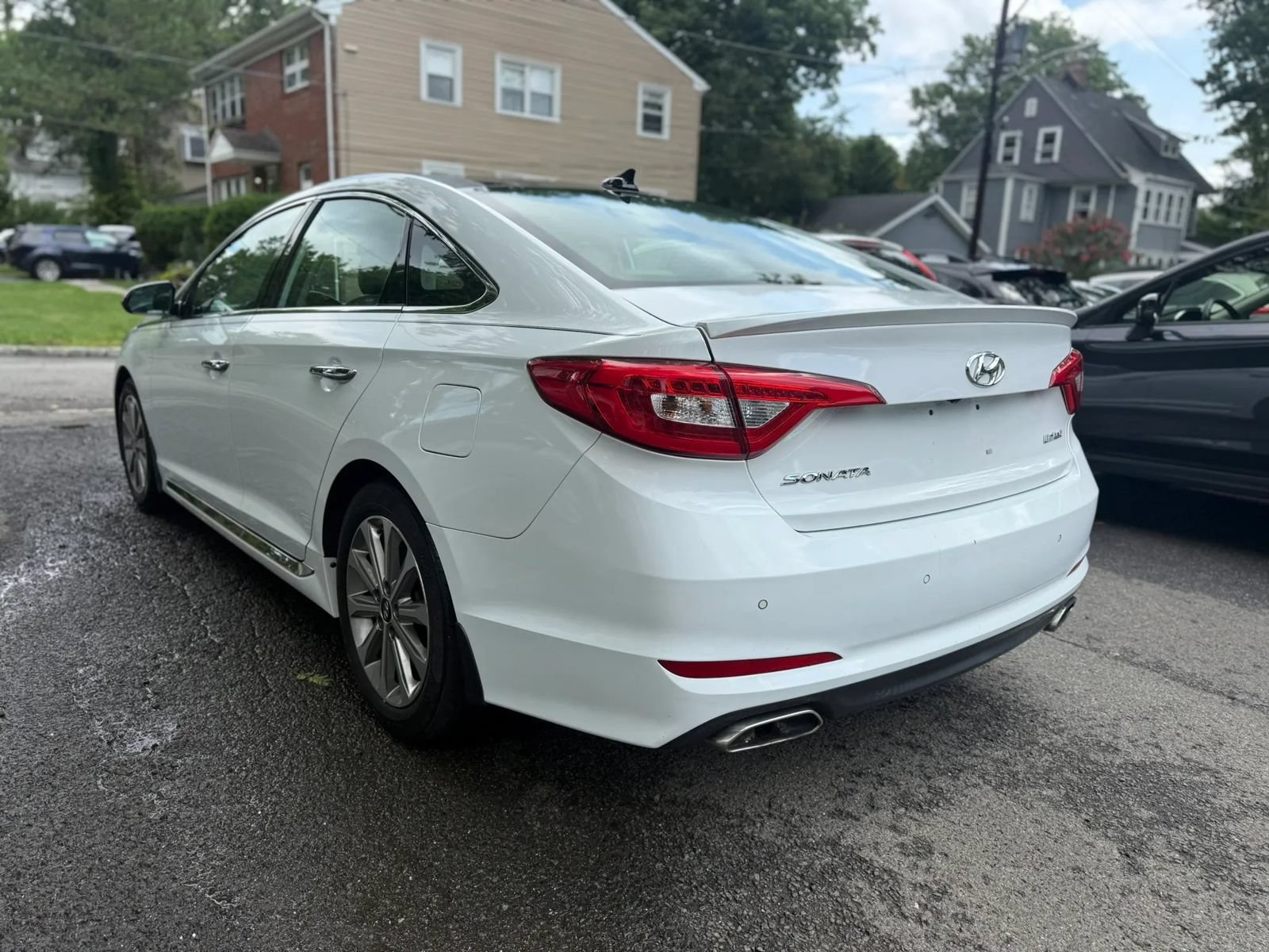 Used 2016 Hyundai Sonata Limited w/ Option Group 05 FWD image 6