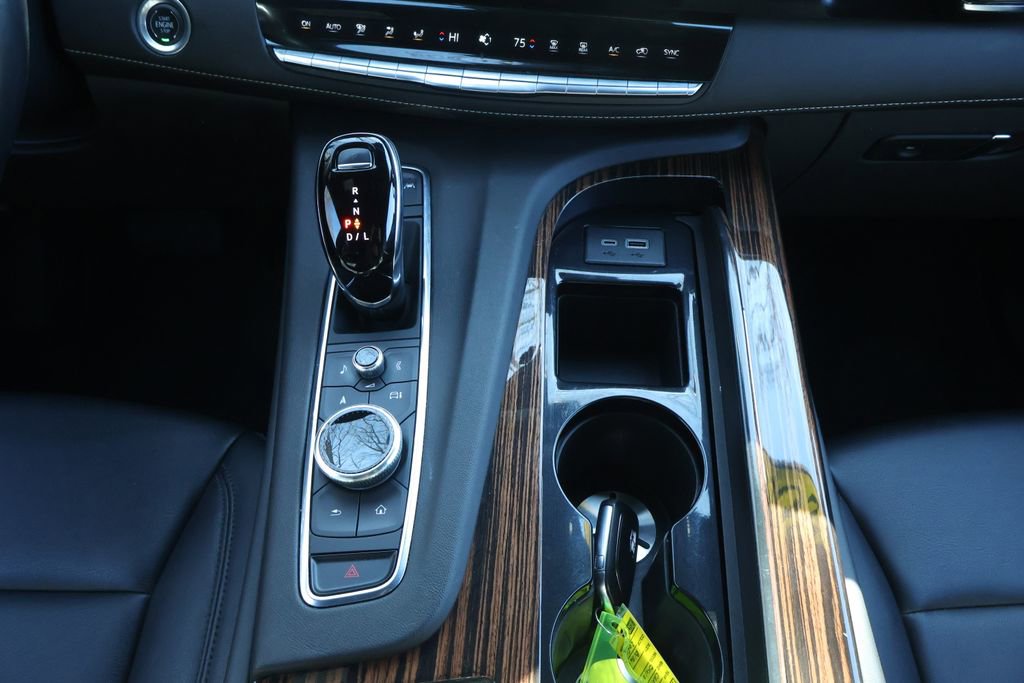 Used 2024 Cadillac Escalade ESV Luxury image 19