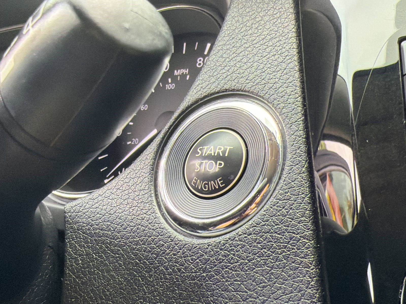 Used 2018 Nissan Rogue SV FWD image 24