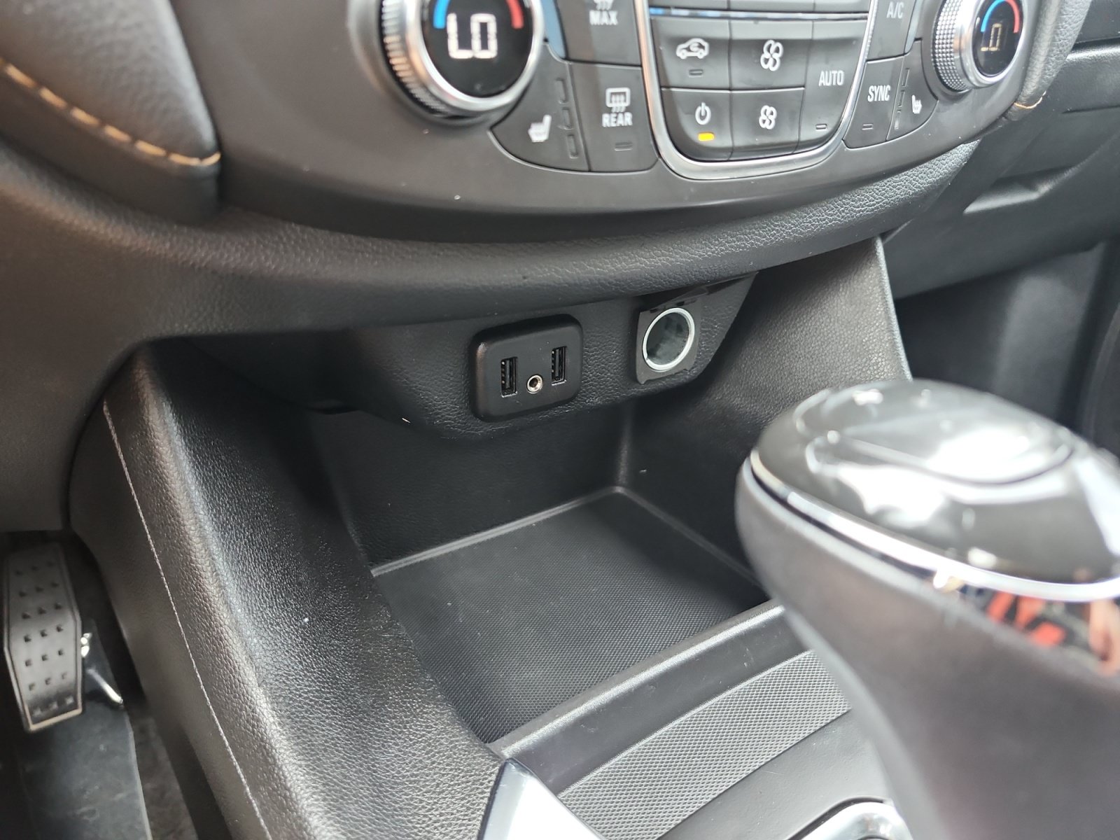 Used 2019 Chevrolet Traverse LT FWD image 22