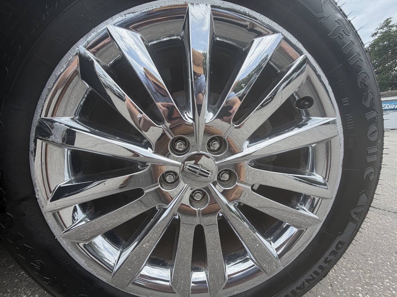 Used 2011 Lincoln MKX 2WD w/ 102A Rapid Spec Order Code image 16