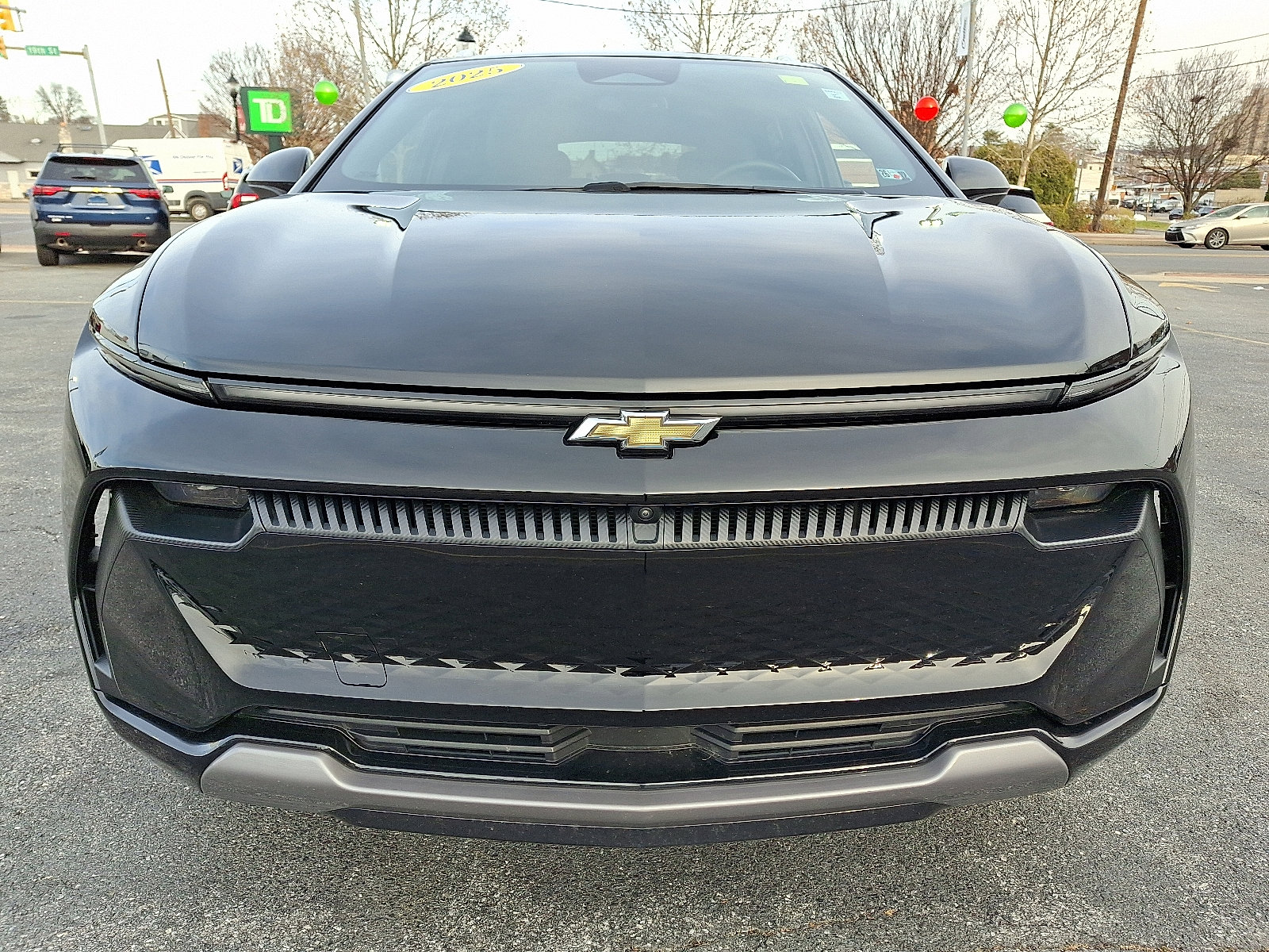 Used 2025 Chevrolet Equinox EV LT w/ Convenience Package image 8