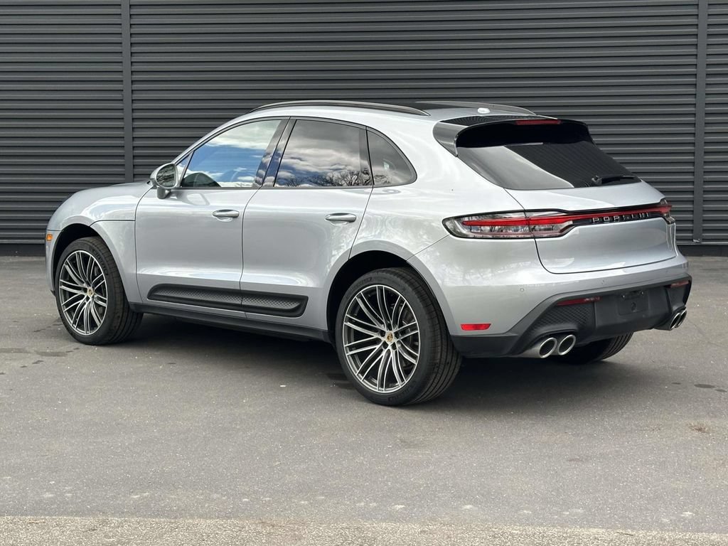Certified 2026 Porsche Macan AWD/4WD image 3
