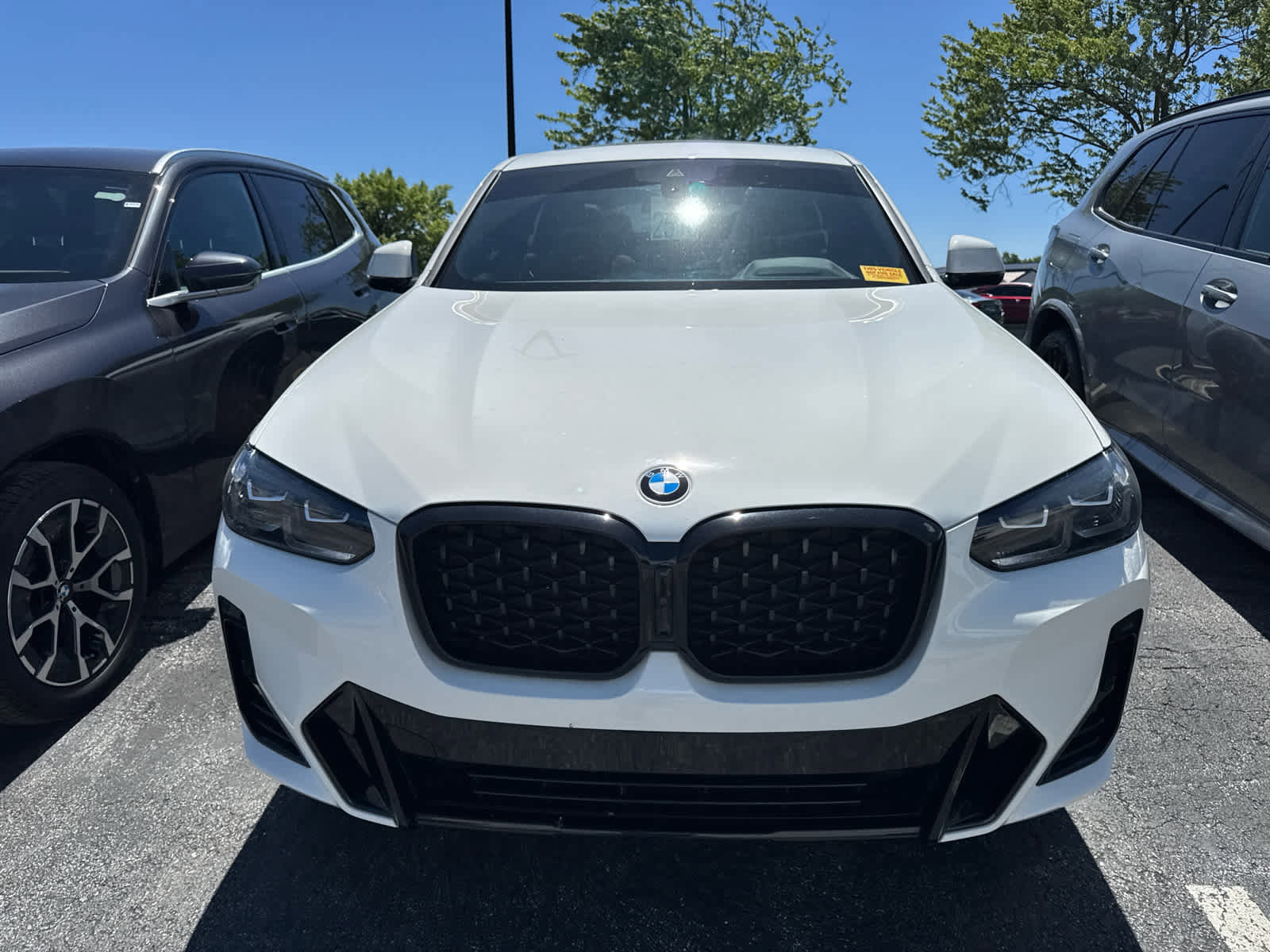 Used 2025 BMW X4 xDrive30i w/ Premium Package AWD/4WD image 2