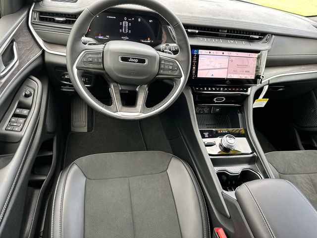 New 2026 Jeep Grand Cherokee Altitude AWD/4WD image 30