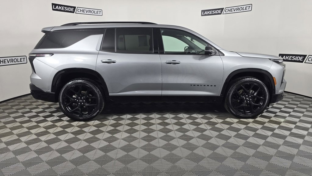 Used 2024 Chevrolet Traverse RS w/ LPO, Floor Liner Package image 7