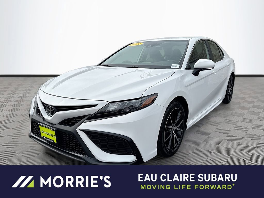 Used 2024 Toyota Camry SE image 1