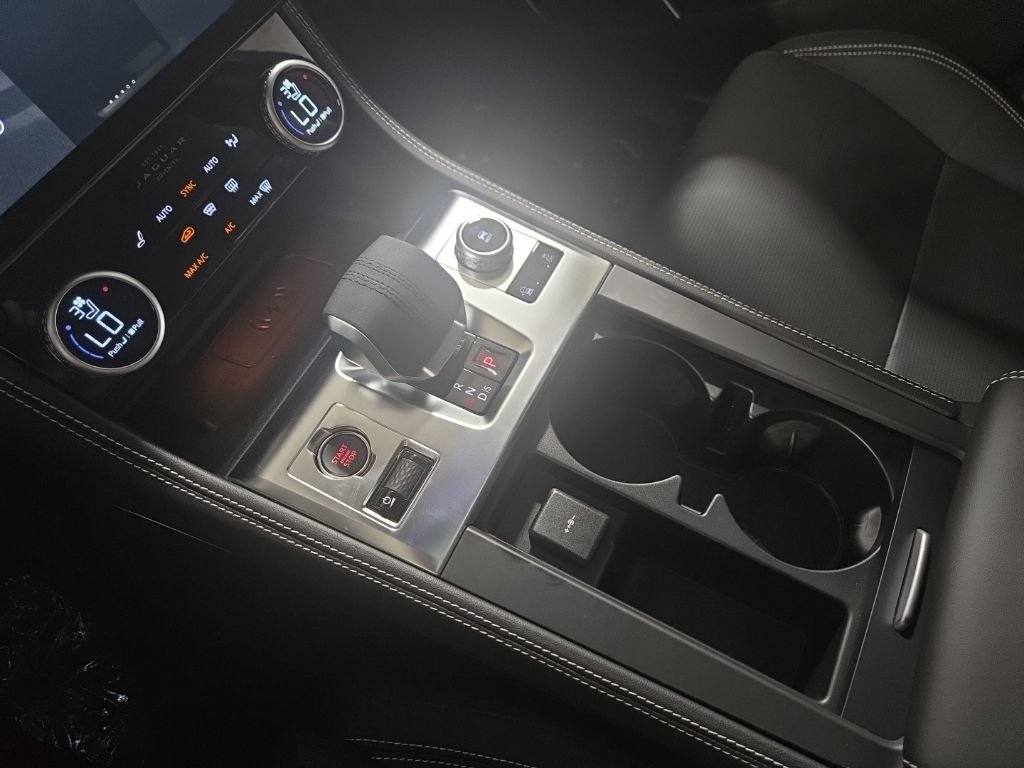 New 2026 Jaguar F-PACE R-Dynamic S AWD/4WD image 6