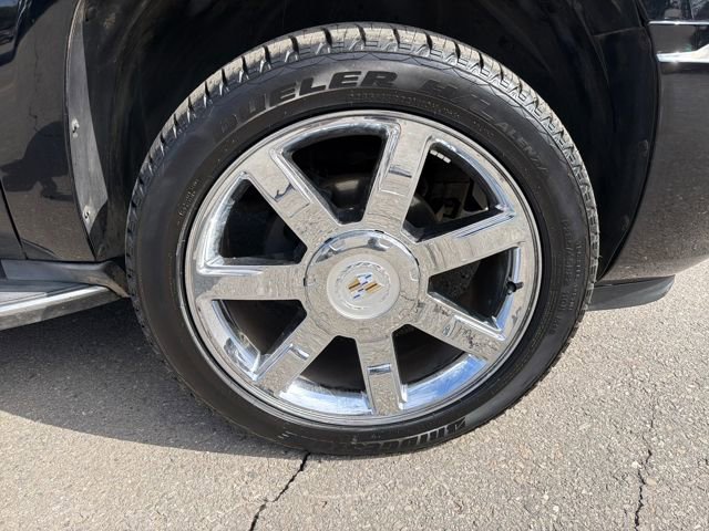 Used 2011 Cadillac Escalade EXT Luxury image 32