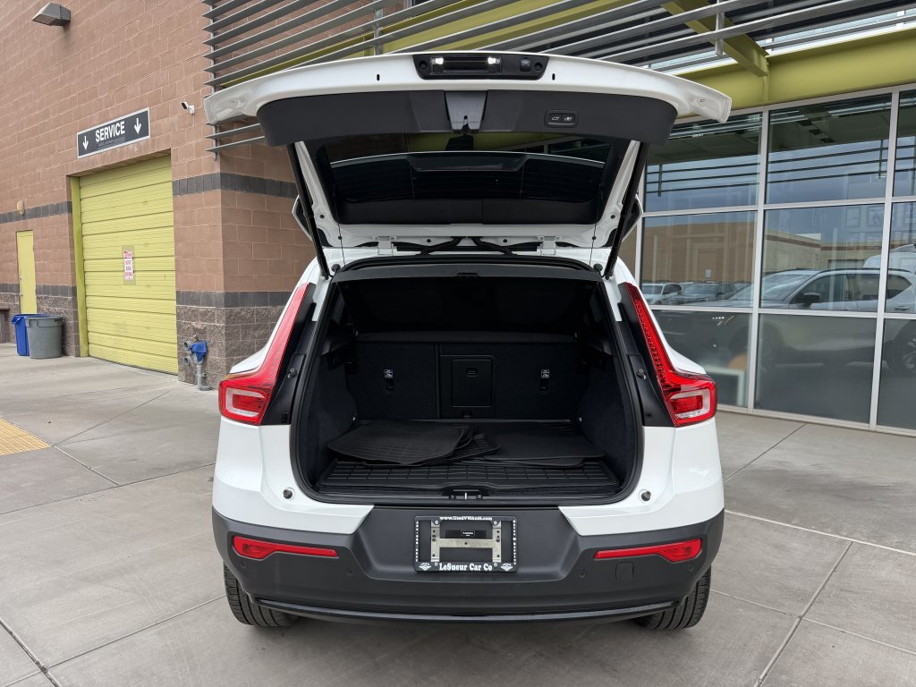 Used 2023 Volvo XC40 B5 Plus w/ Driver Assist Package AWD/4WD image 38