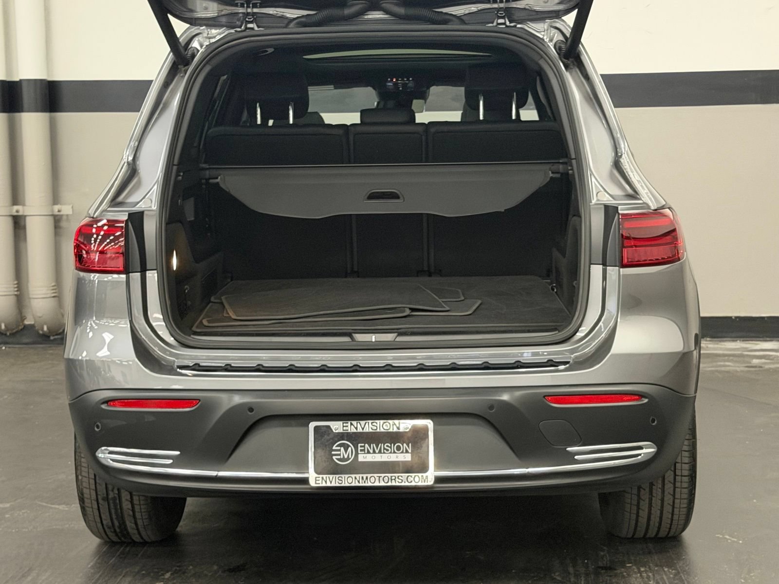 Used 2025 Mercedes-Benz EQB 300 4MATIC image 15