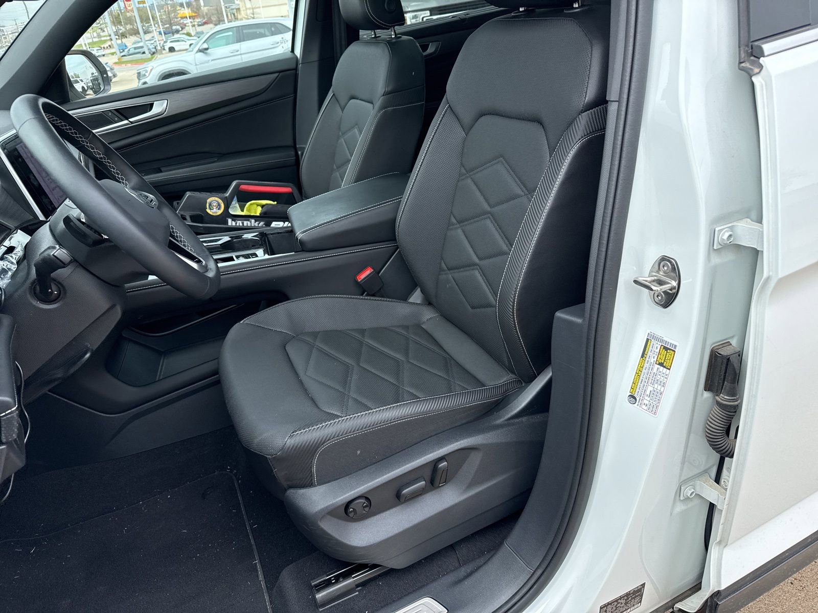 Used 2024 Volkswagen Atlas Cross Sport SE w/ Panoramic Sunroof Package image 12