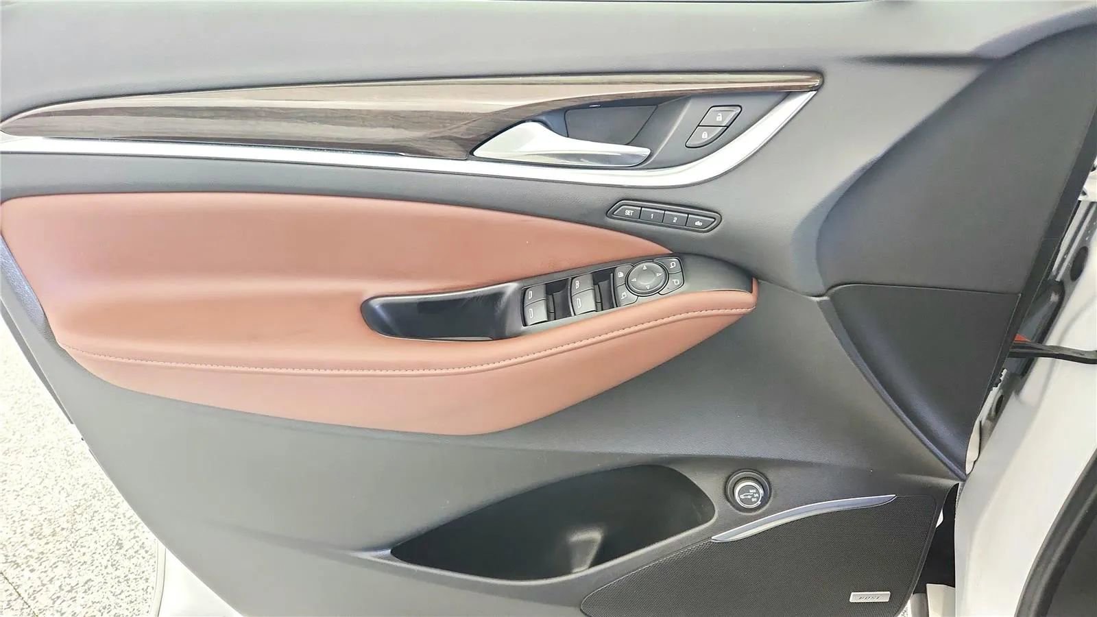 Used 2018 Buick Enclave Avenir w/ Avenir Technology Package image 33