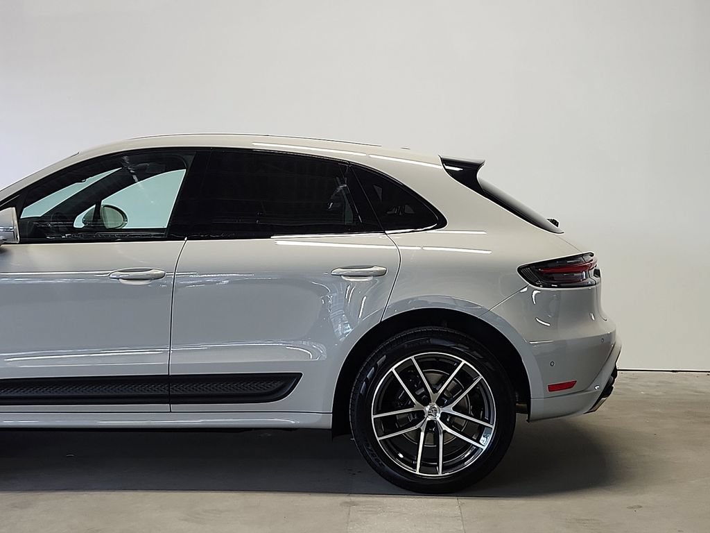 New 2026 Porsche Macan AWD/4WD image 7