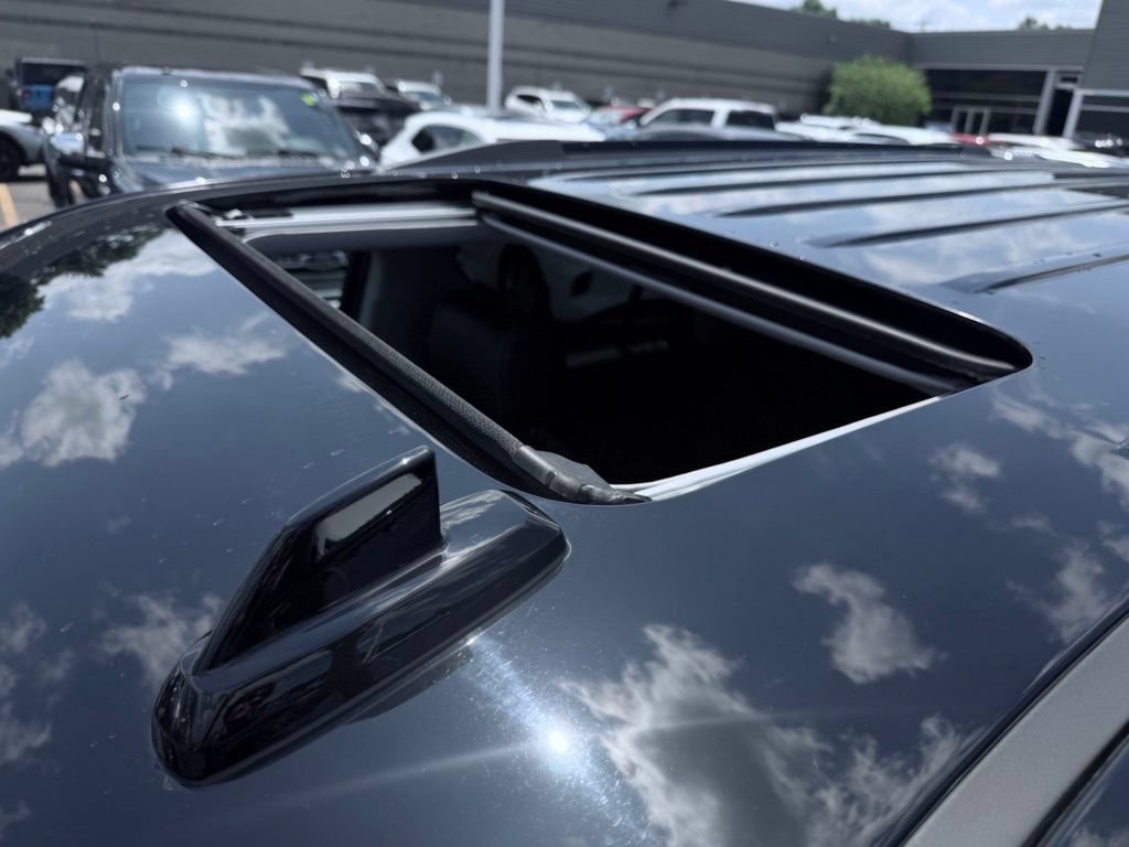 Used 2019 Chevrolet Tahoe Premier AWD/4WD image 11