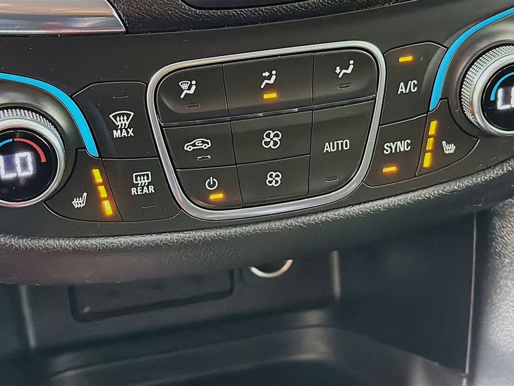 Used 2020 Chevrolet Equinox LT w/ Driver Convenience Package FWD image 35