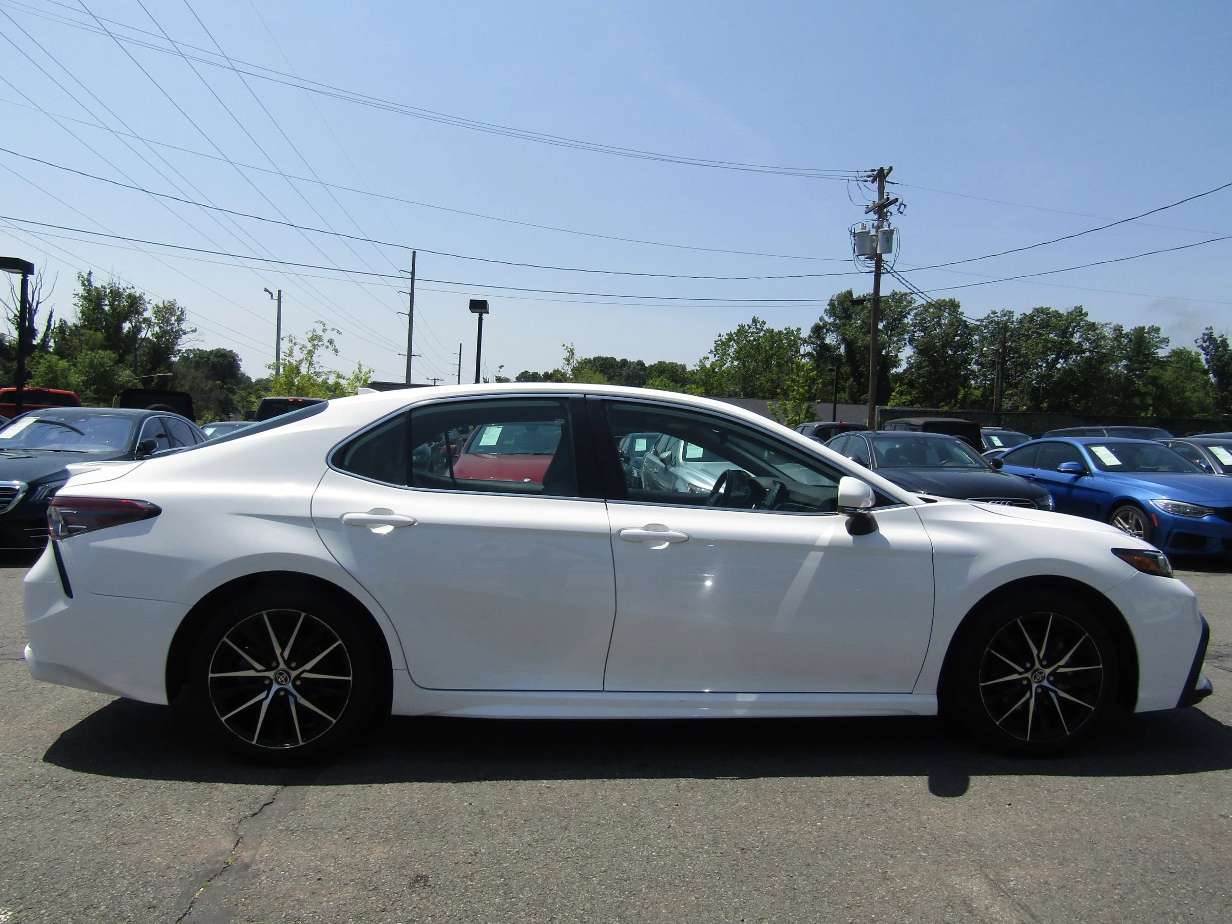 Used 2023 Toyota Camry SE FWD image 8