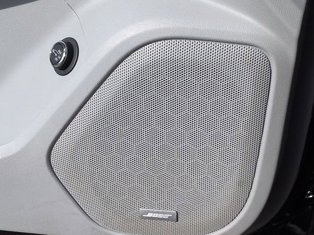 Used 2023 GMC Acadia SLT image 16