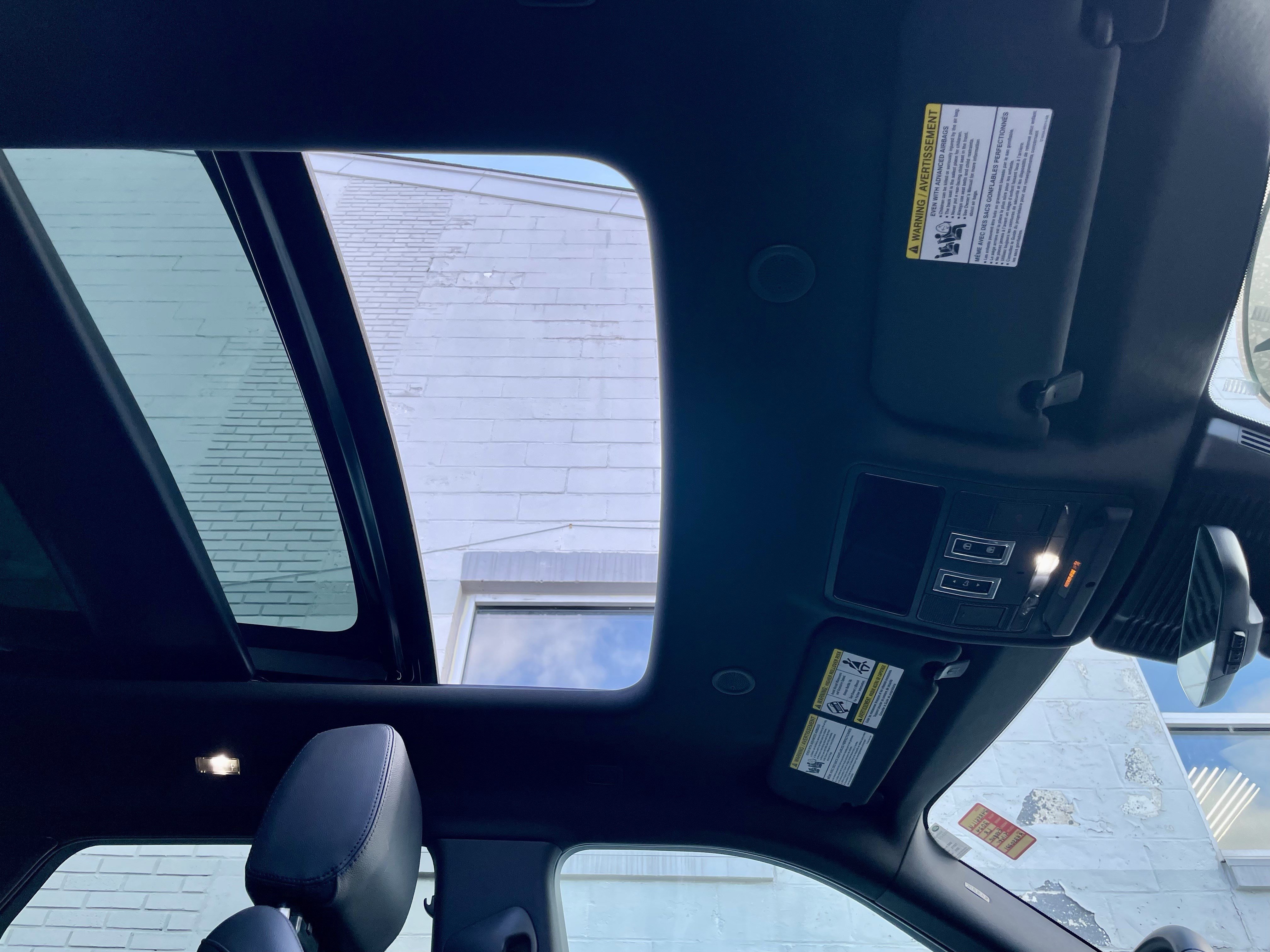 Certified 2024 Land Rover Range Rover Evoque Dynamic SE image 17