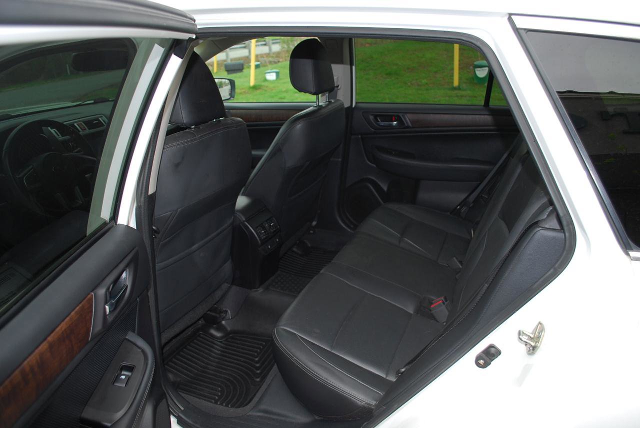 Used 2016 Subaru Outback 2.5i Limited AWD/4WD image 15