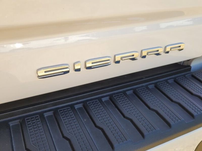 Used 2024 GMC Sierra 2500 Denali w/ Denali Reserve Package image 11