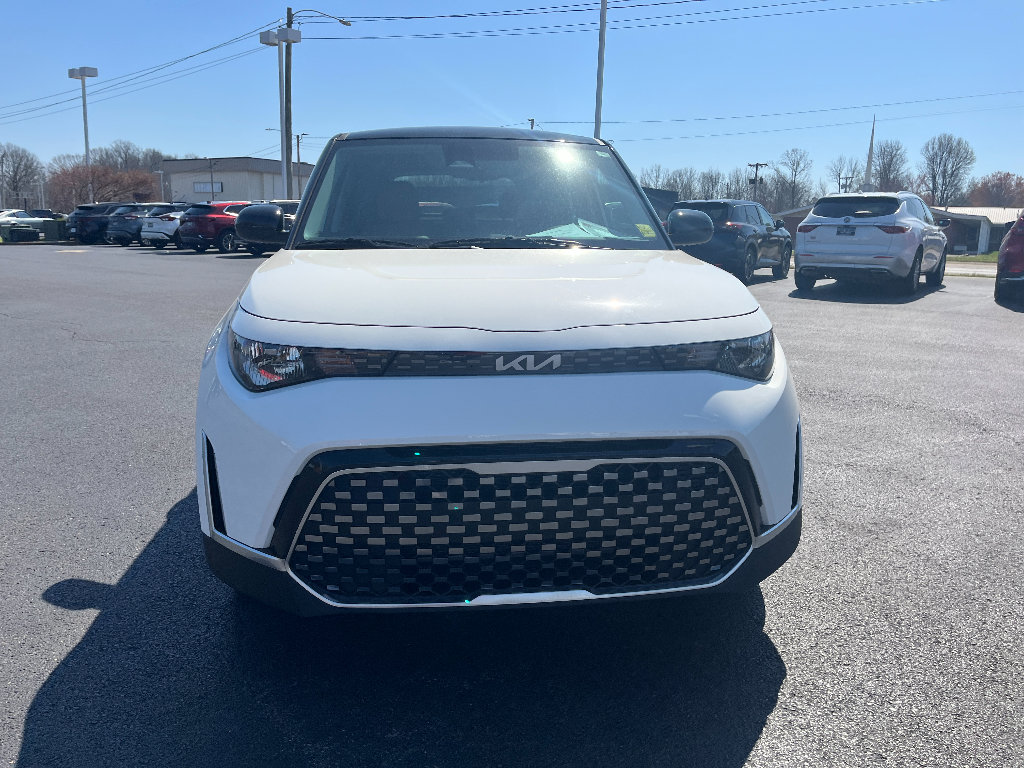 Used 2025 Kia Soul EX image 2