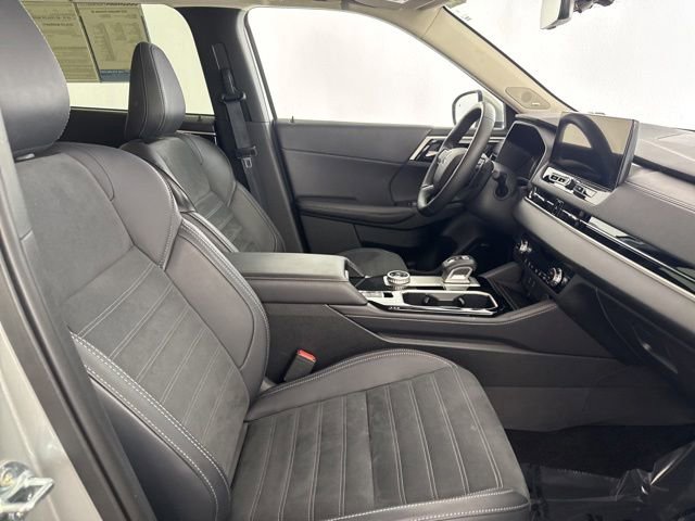 Used 2025 Mitsubishi Outlander SE AWD/4WD image 24