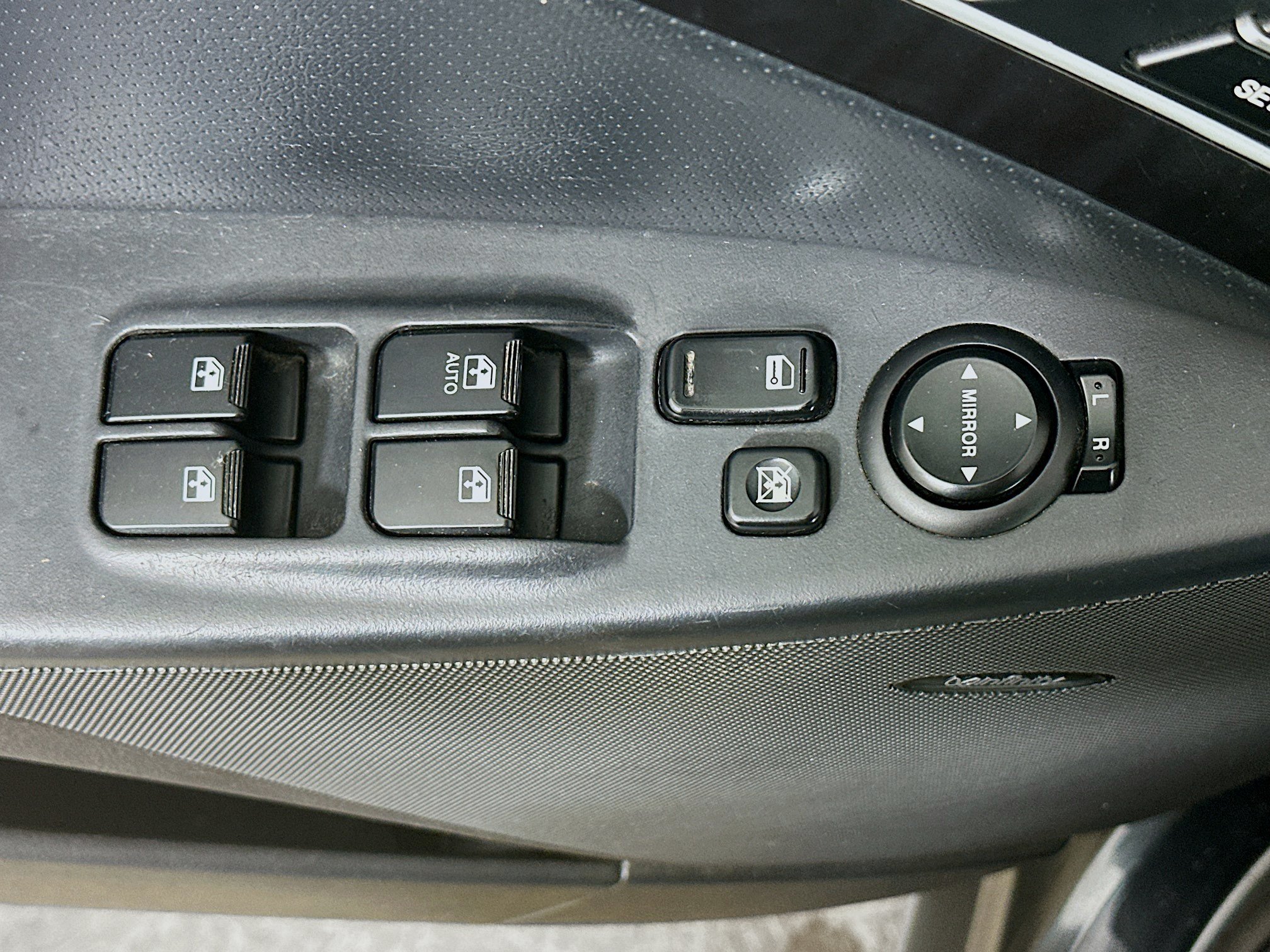 Used 2011 Hyundai Veracruz Limited FWD image 15