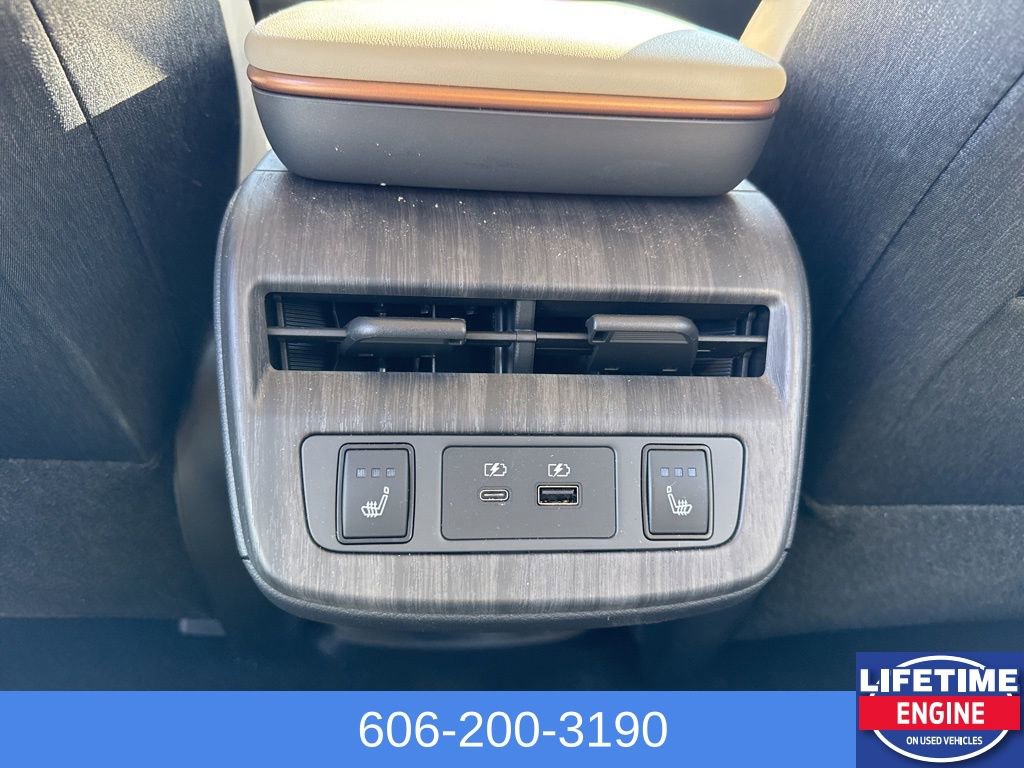 Used 2023 Nissan Ariya FWD image 16