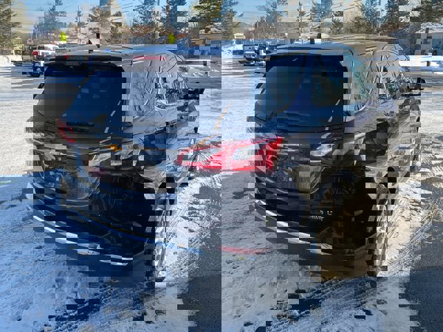 Used 2020 Chevrolet Equinox LT w/ Driver Convenience Package image 6