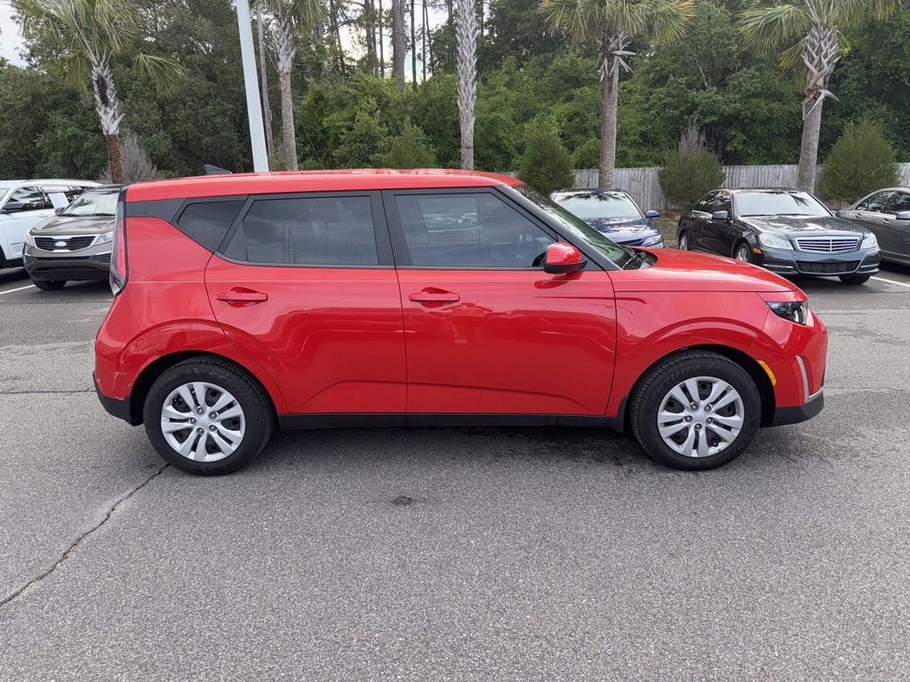 Certified 2023 Kia Soul LX FWD image 2