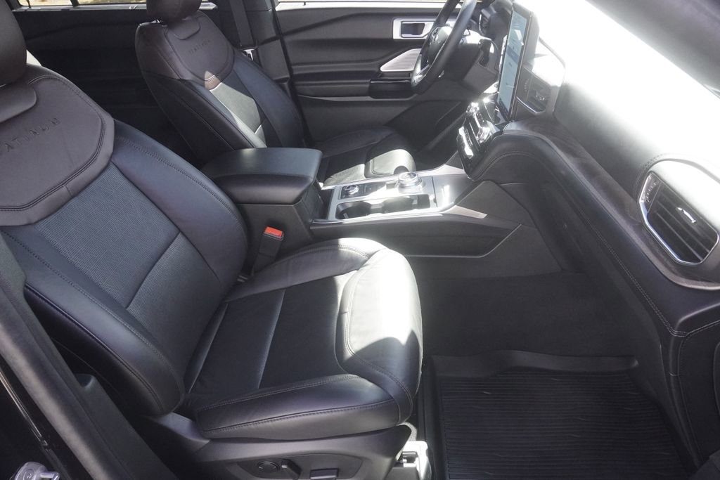 Used 2023 Ford Explorer Platinum w/ Technology Package image 23