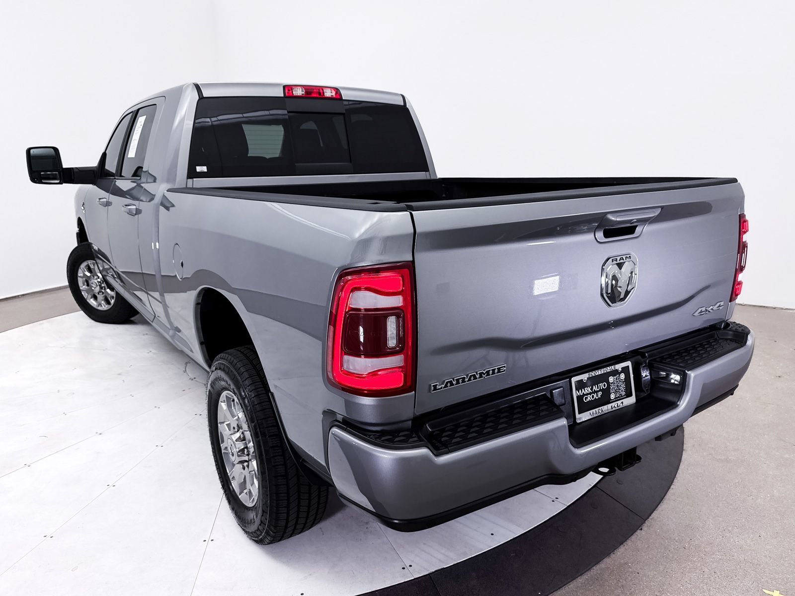 Used 2024 RAM 2500 Laramie w/ Protection Group AWD/4WD image 8