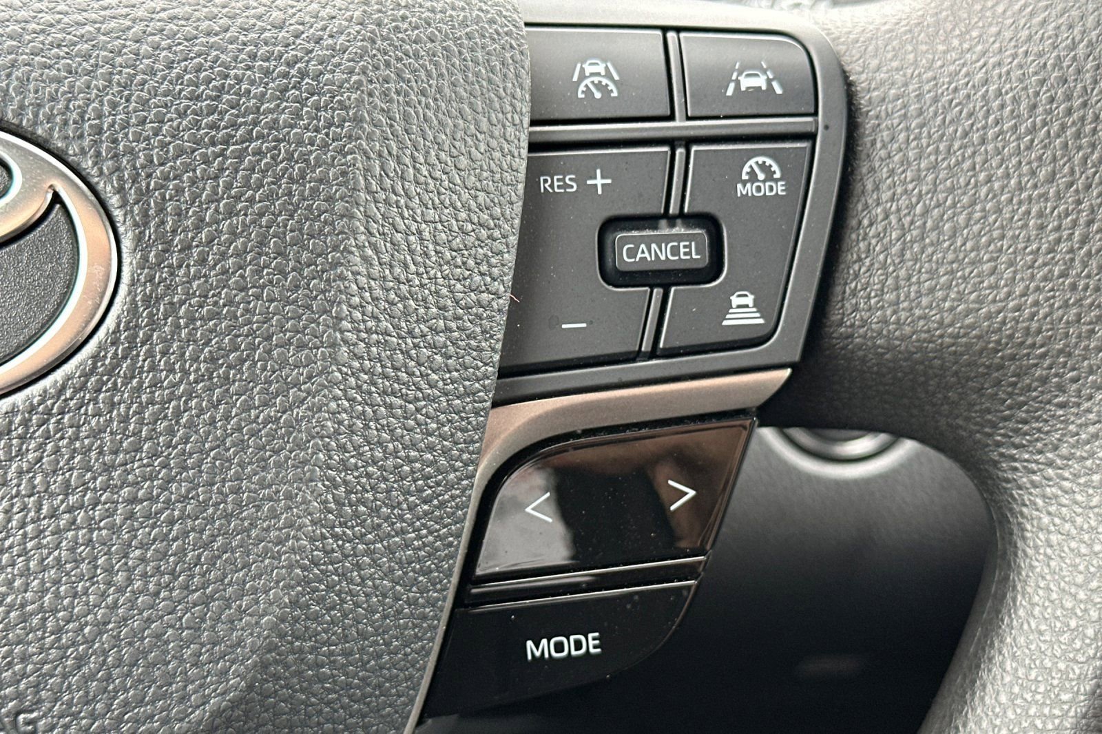 Used 2025 Toyota Camry LE image 26