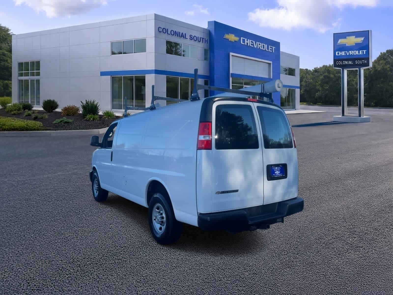 Certified 2024 Chevrolet Express 3500 w/ Driver Convenience Package image 4