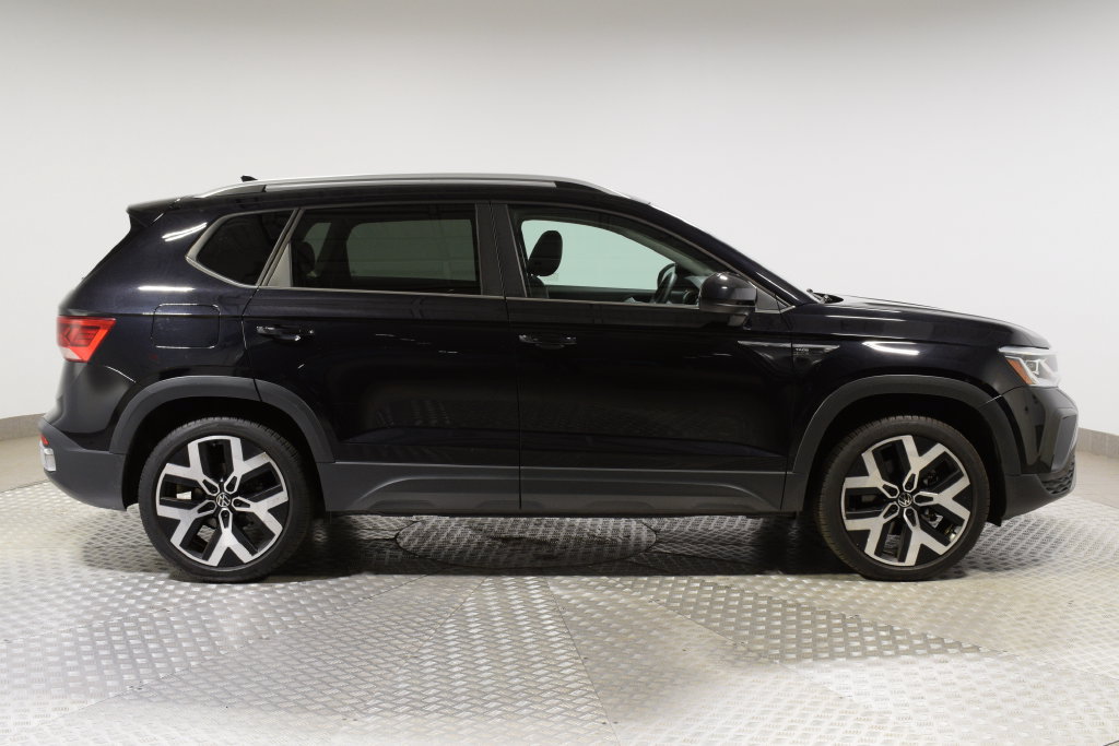 Used 2023 Volkswagen Taos SEL AWD/4WD image 2
