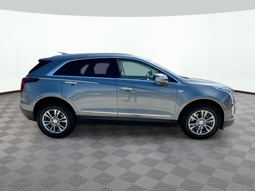 Used 2020 Cadillac XT5 Premium Luxury w/ LPO, Floor Liner Package FWD image 4