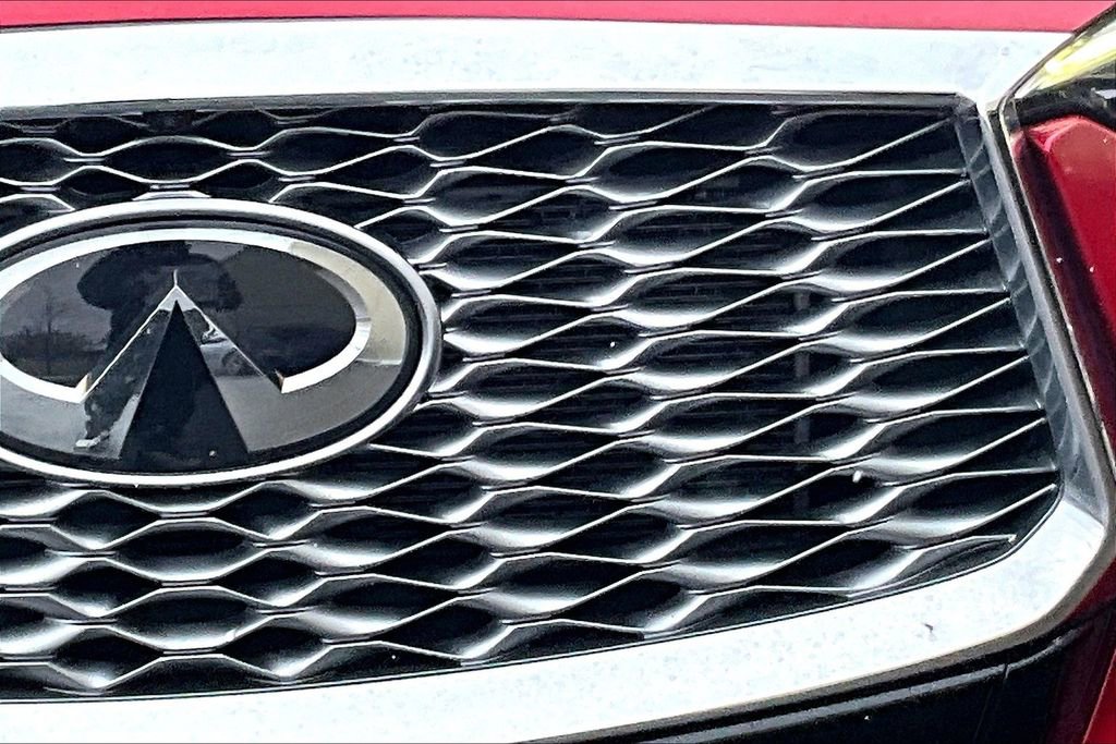 Certified 2023 INFINITI QX55 Essential image 11