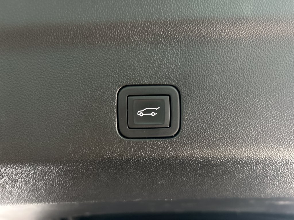 Used 2024 GMC Yukon SLT RWD image 38