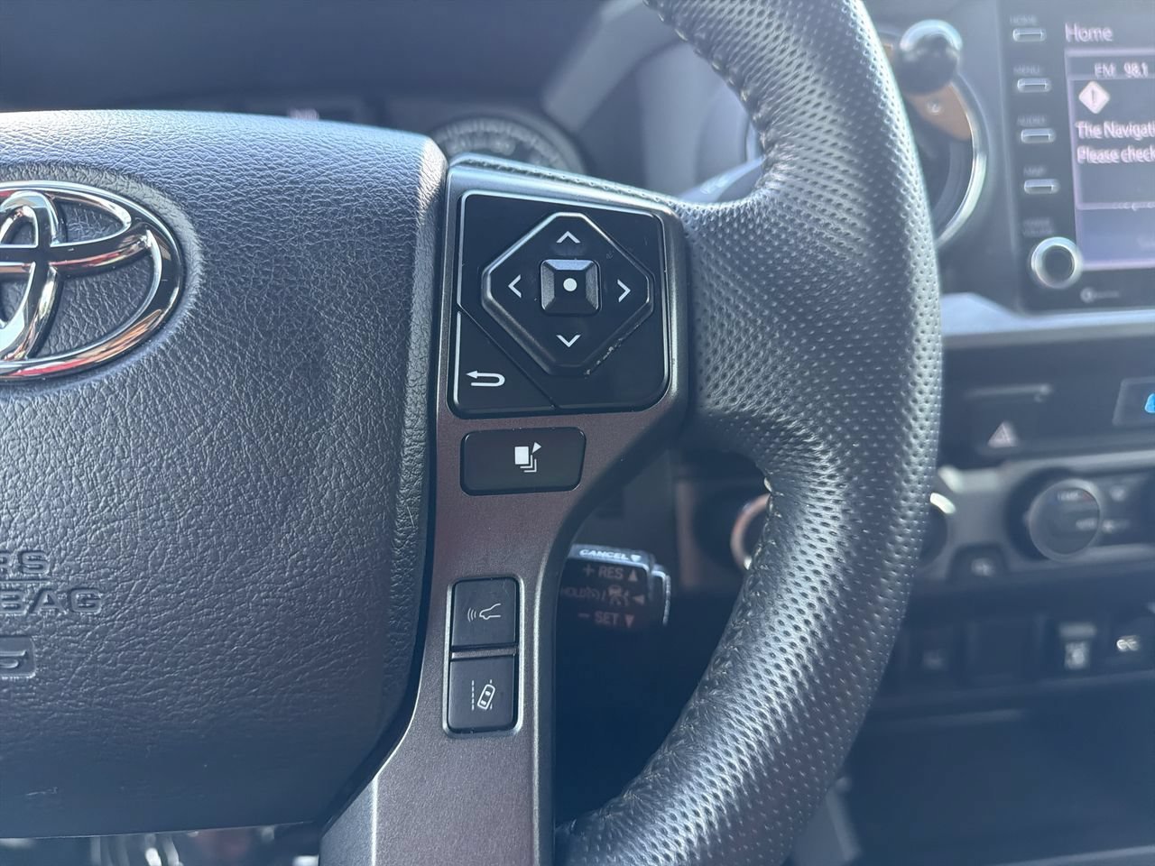 Used 2022 Toyota Tacoma TRD Off-Road AWD/4WD image 26